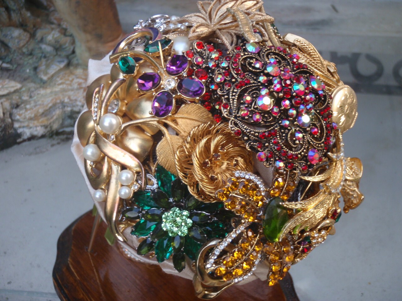 Vintage Brooch Bouquet.