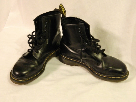 Black Doc Martens Boots 8 hole / Punk Grunge by ladiesnightvintage