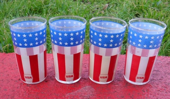 SALE Vintage Set of 4 American Flag Drinking Glasses