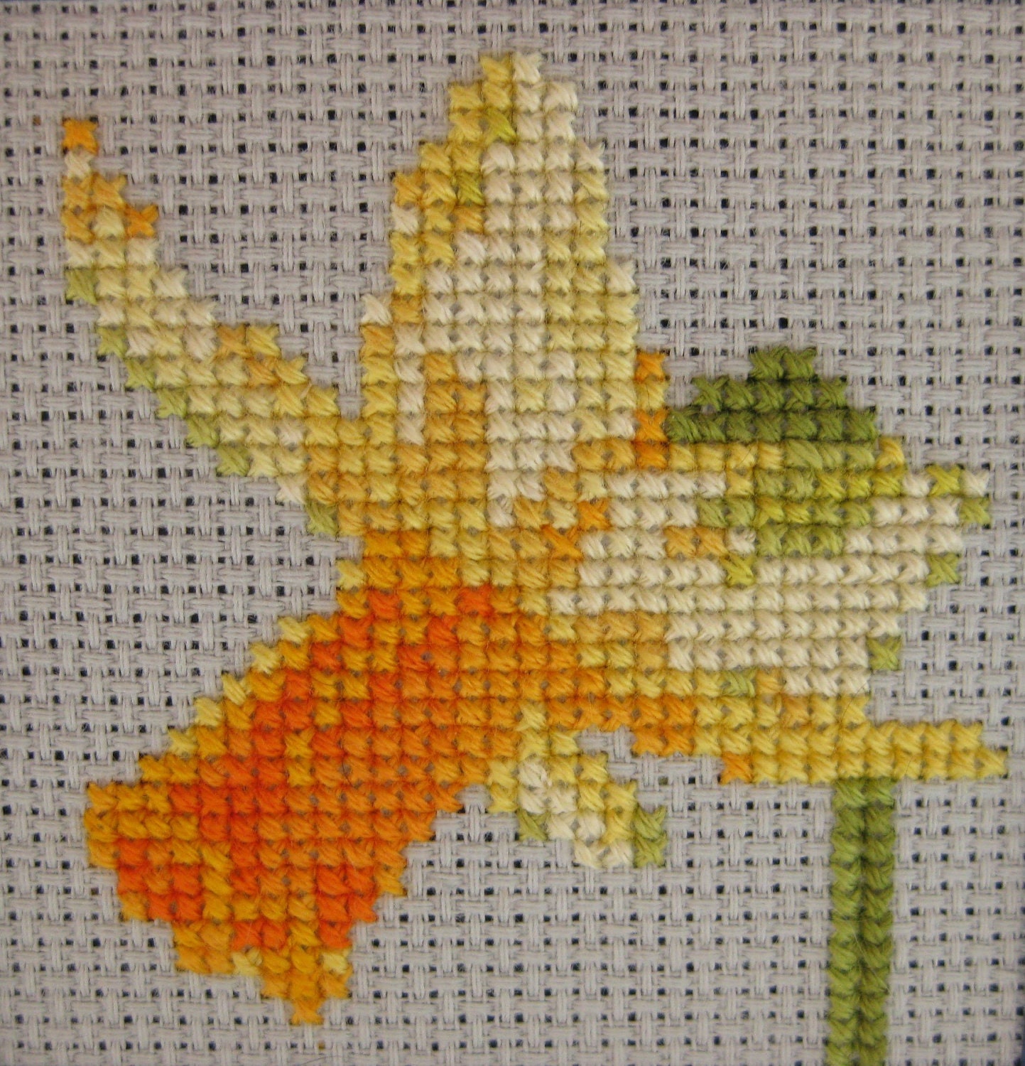 Daffodil Embroidery Cross Stitch PDF Pattern by DewCatDesigns