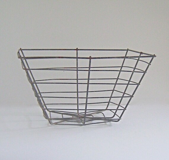 Old Metal Wire Farm Egg Basket 5.5 tall for Vintage