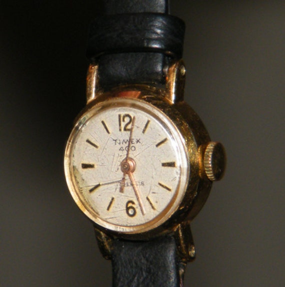 Ladies Timex 400 17 Jewels Wind Up Watch with Black Leather