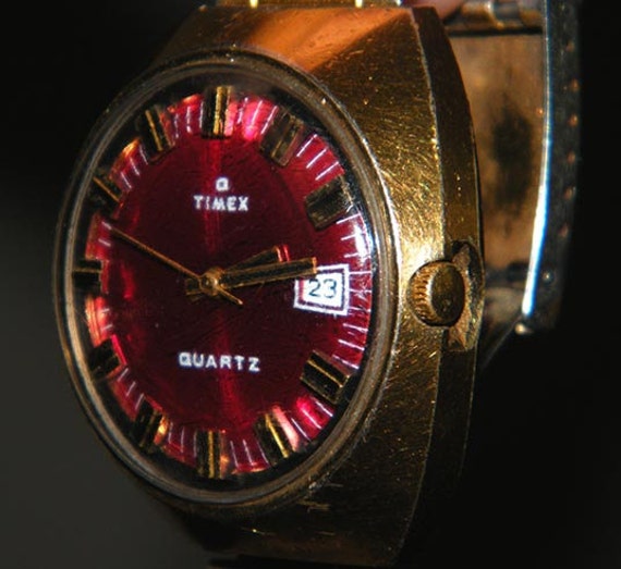 Vintage Timex Q Red Dial Date Quartz Watch Stainless Steel