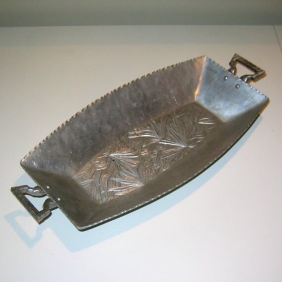 Art Deco Everlast Hand Aluminum Bread Tray with Palm