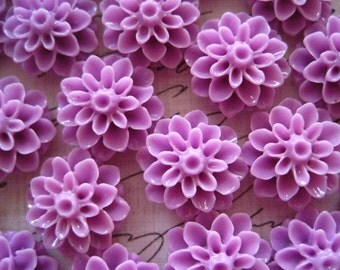 Resin Flower Cabochons / 12 pcs Lilac Resin Dahlia Mum 15mm