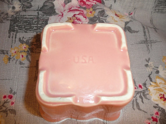 NICE Vintage Flamingo Pink Pottery Flower Pot Scalloped