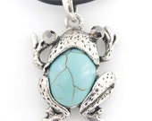 Vintage Silver-tone Natural Turquoise Stone FROG NECKLACE