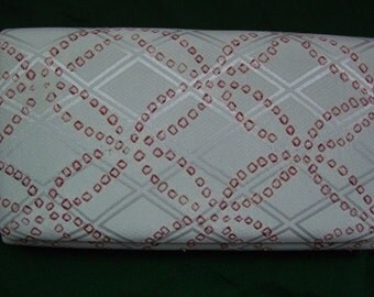 Light grey silk clutch bag, red shibori pattern, 1980s vintage Japanese