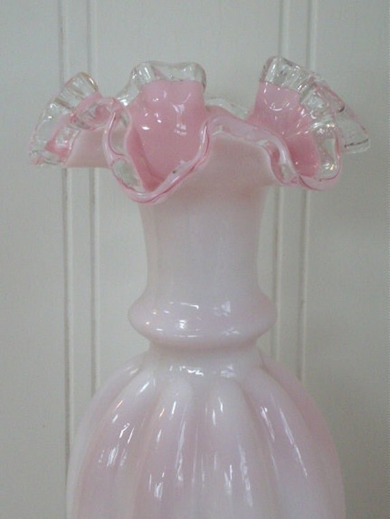 VINTAGE FENTON PINK Vase RuffledRuffle TopWhite Milk