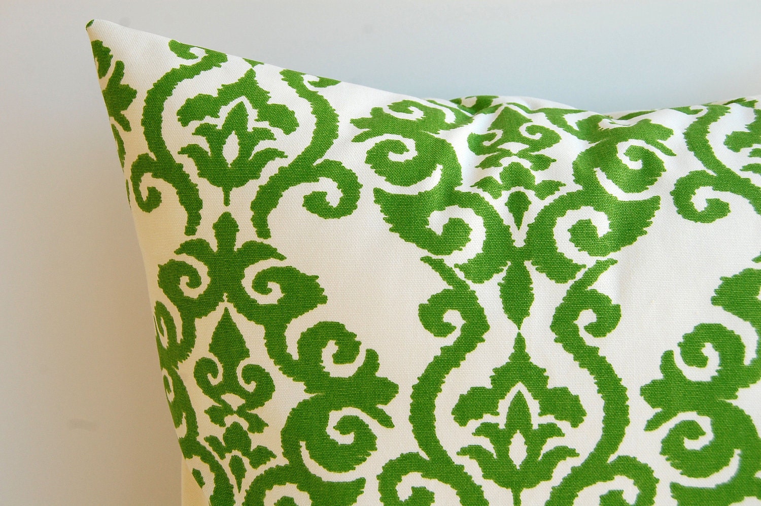 Throw pillow cover emerald green and ivory 18 x 18