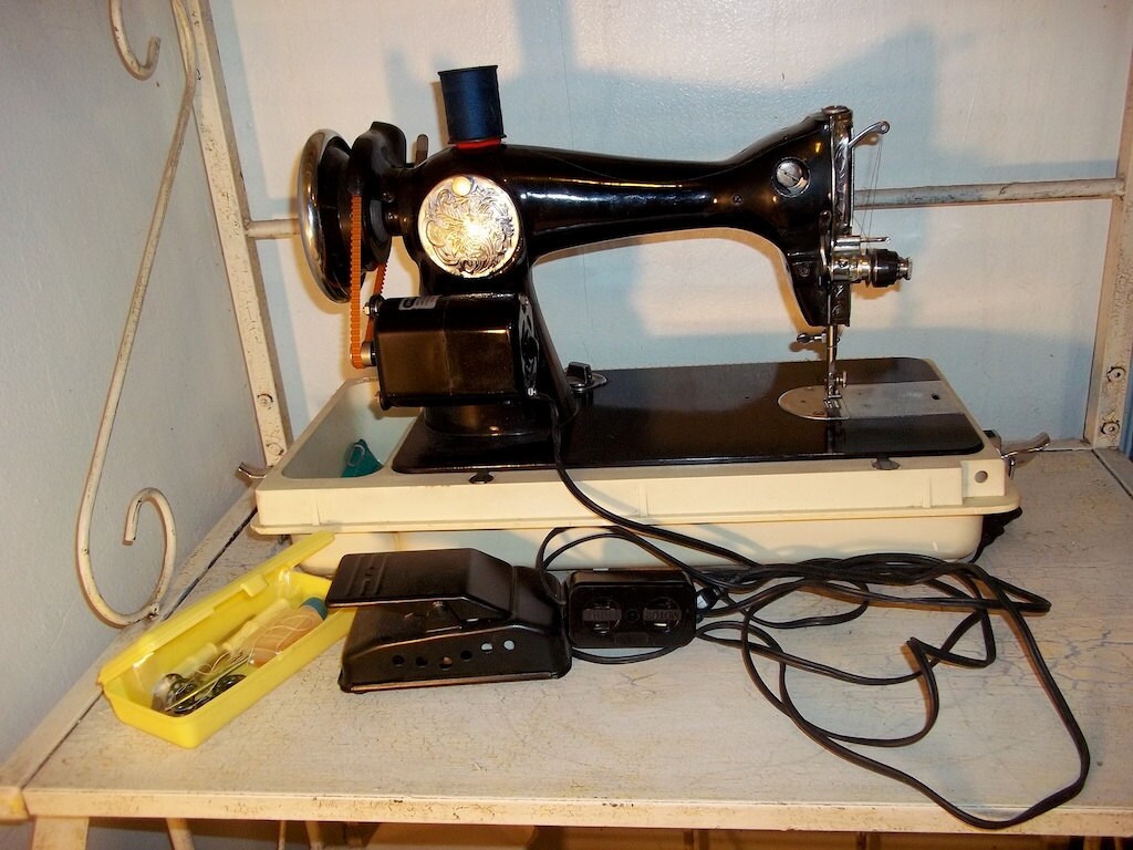 Vintage Seamstress Sewing Machine Great Working by vintagetess