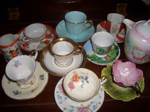 vintage miniature tea cups and saucers