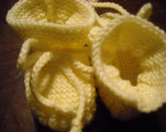 Hand Knit - Stay-on Yellow Baby Booties - Size 3 to 6 Month
