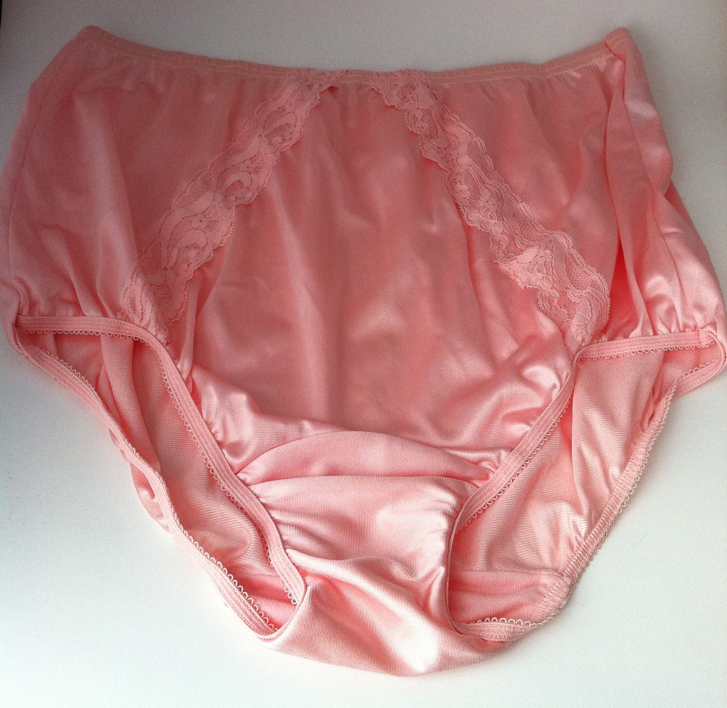 Vanity Fair Baby Pink Nylon Vintage Panty size 7