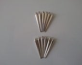 20pc 35mm silver spikes