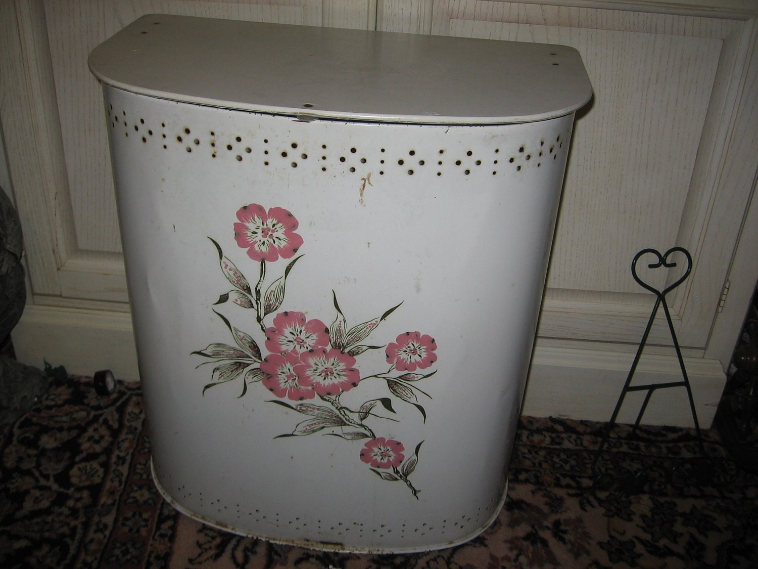 Vintage COTTAGE Chic Metal Laundry Hamper with Roses on it.