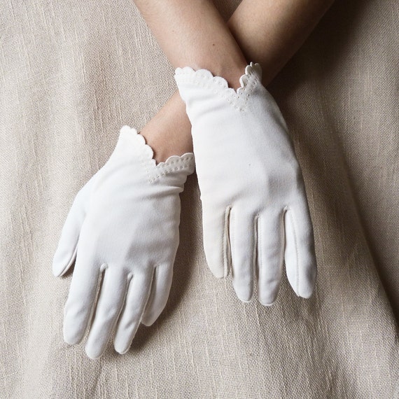 Vintage Women's White Gloves Formal Gloves Size Small