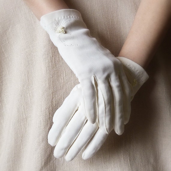 Vintage Women's White Gloves Formal Gloves Size Small