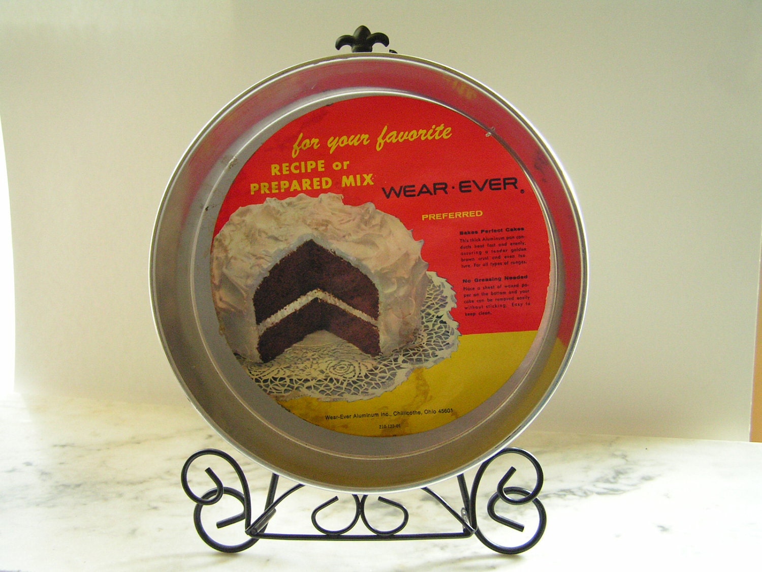 Vintage WearEver Aluminum Cake Pan