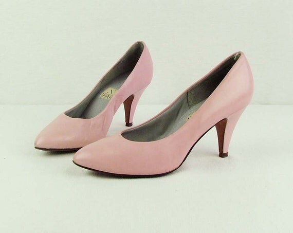 Baby Pink Leather Vintage 80s Court Shoes US 6 UK 3.5
