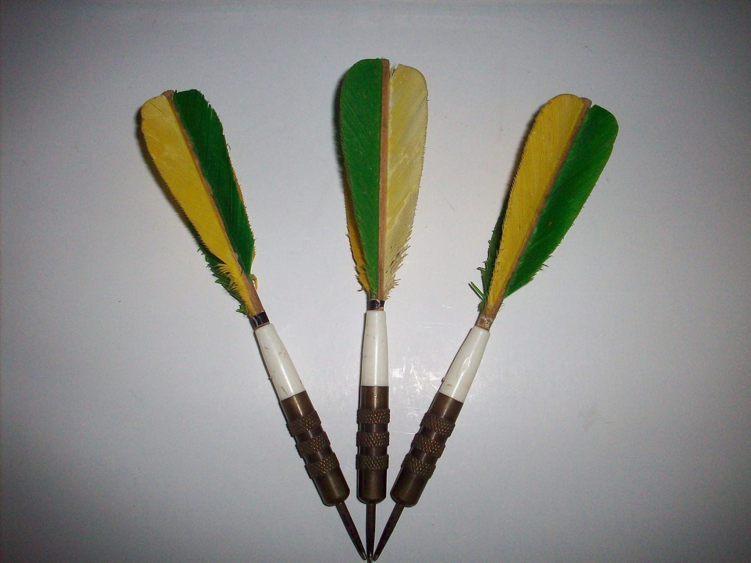 Vintage Dart Set Accudart Feather Flights Dart Set