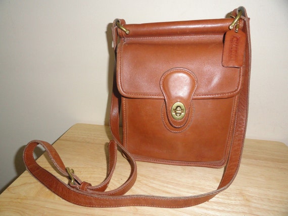 Small Vintage Brown Leather Coach Messenger Bag No. by JP1977