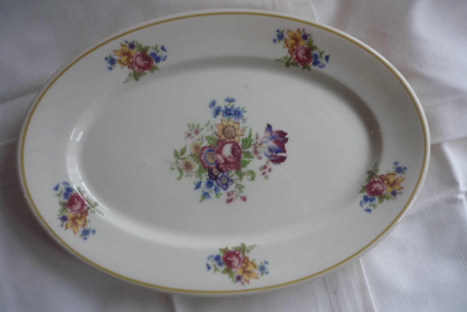 Colonial Old Ivory Pattern Syracuse Platter