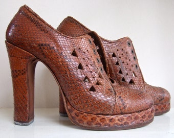 Snake skin platform shoes | 1970s