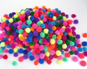 1.5cm Yarn Pom Pom, Handmade Yarn Pompoms, Craft Supply Balls, Party Pom Pom,Yarn Balls, Garland Pom Poms, ,Assorted Colors 50+ Pom Pom