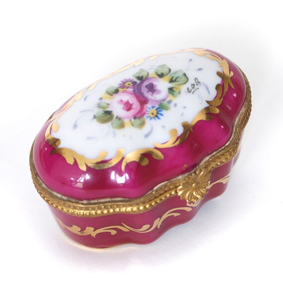 Vintage Limoges Porcelain Pill Box Hand painted with Gilt