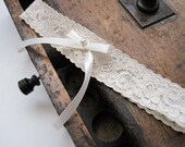 Wedding Garter: Vintage Inspired Beige Lace Garter