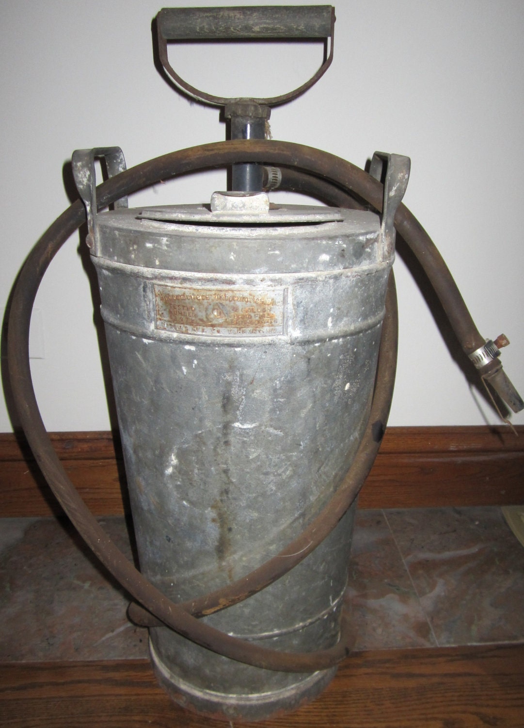 4 Gallon Hand Pump Fire Extinguisher