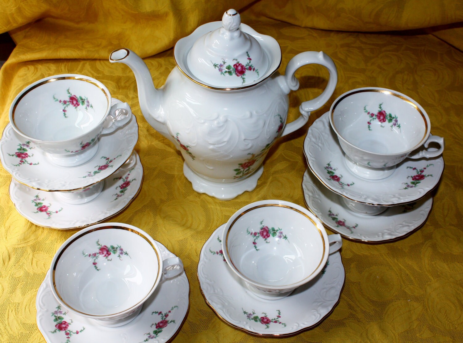 Wawel Rose Garden Poland 15 pc. Coffee/ Tea by MyVintageFlame