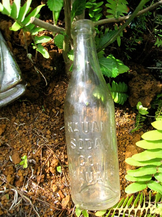 ANTIQUE KAUAI SODA Co. Hawaiian Glass Bottle