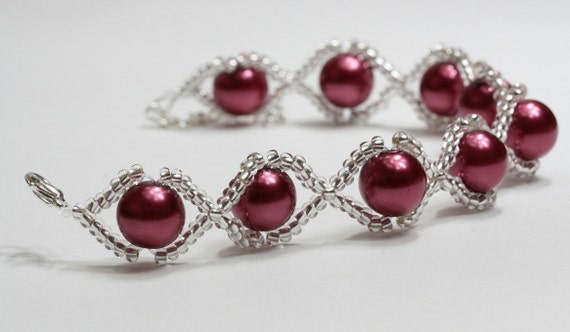 Red glass pearl bracelet