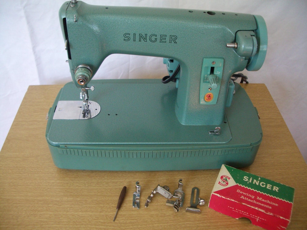 SINGER Sewing Machine 285K Vintage Electric Made in Great