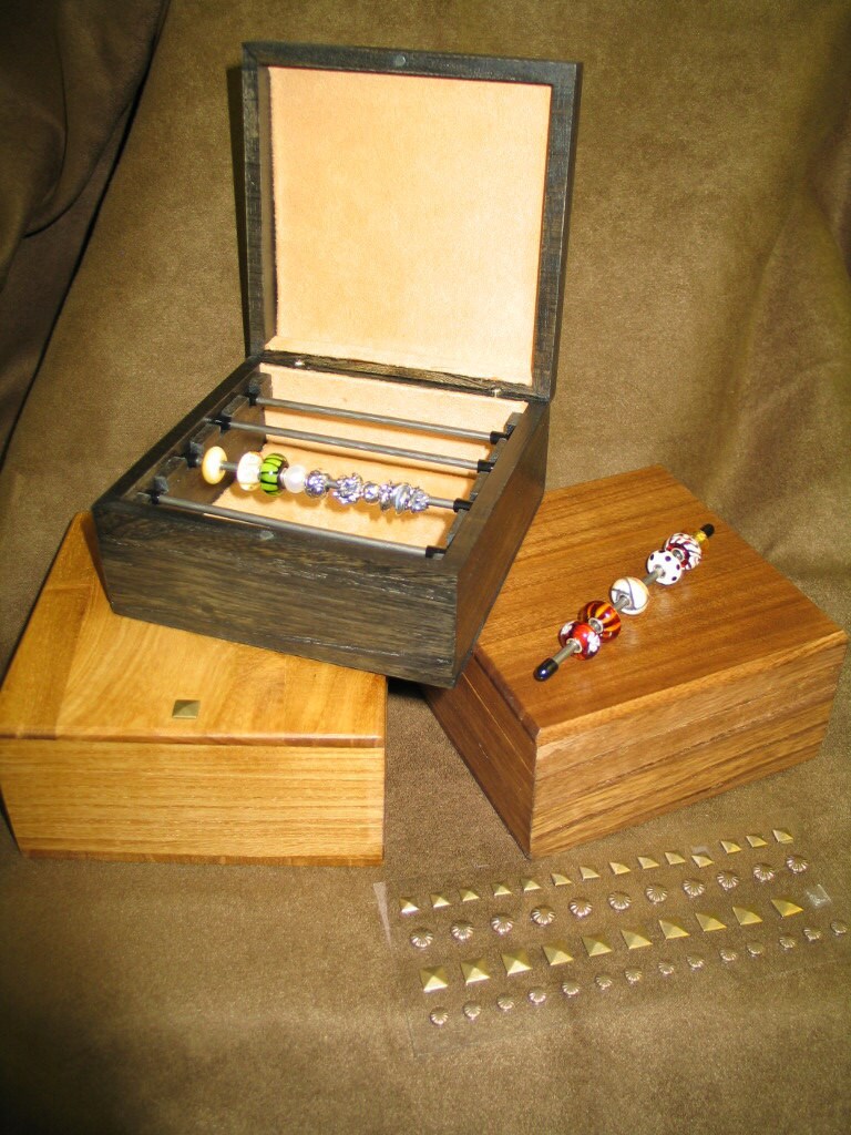 Bead Storage Box with Display Rods