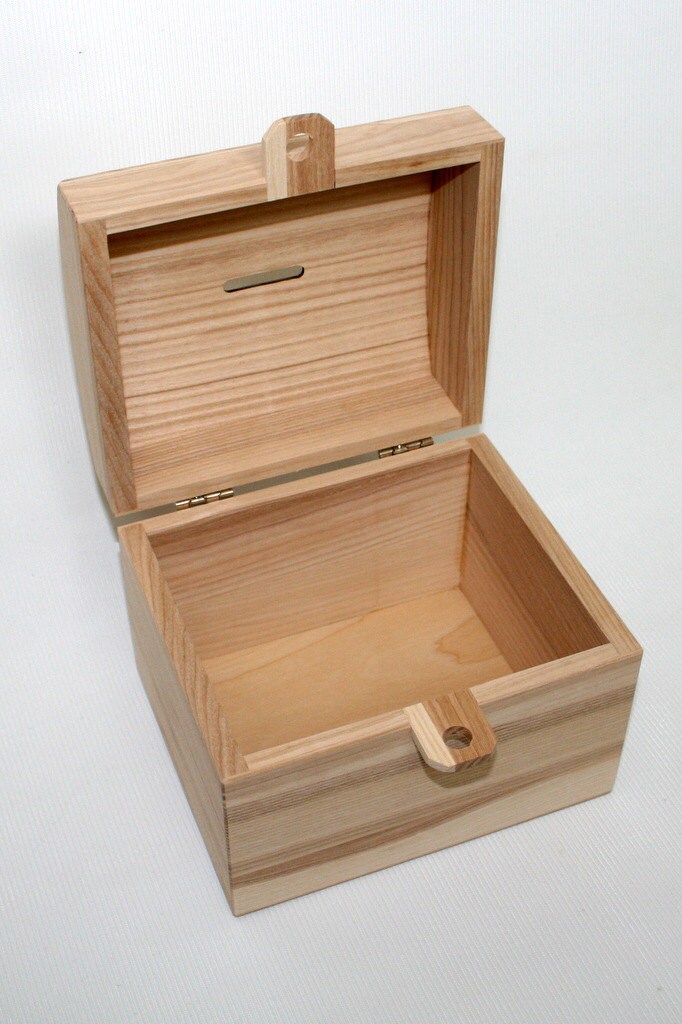 wooden money box with padlock / ash wood chest / wooden