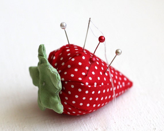 Items similar to Strawberry pincushion on Etsy