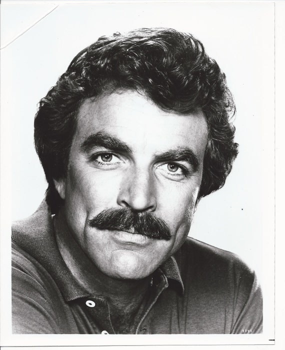 Tom Selleck 8x10 Black and White Photo Magnum P. I. 1980s