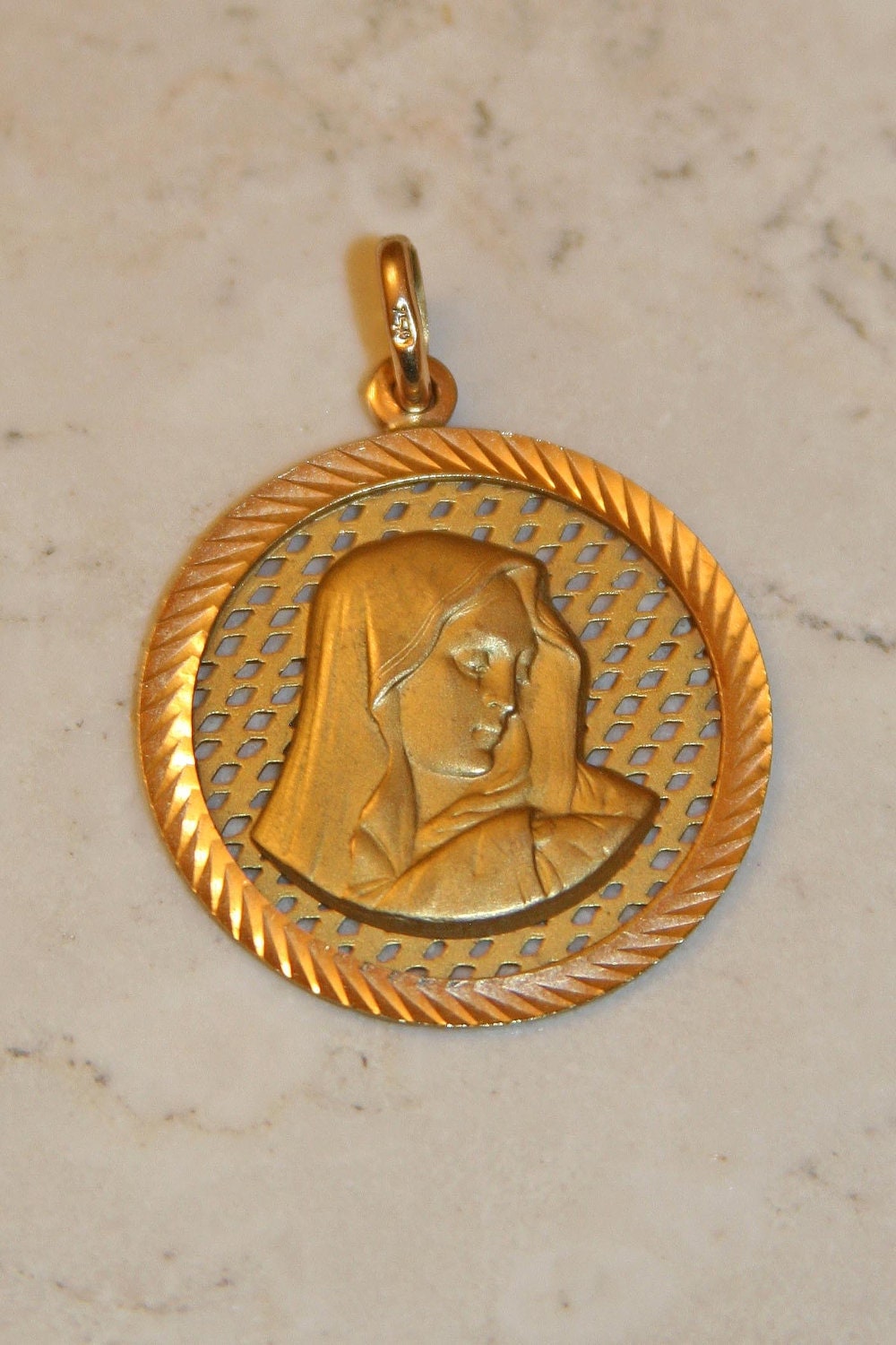 18K Solid Yellow Gold Madonna Pendant Made in Italy