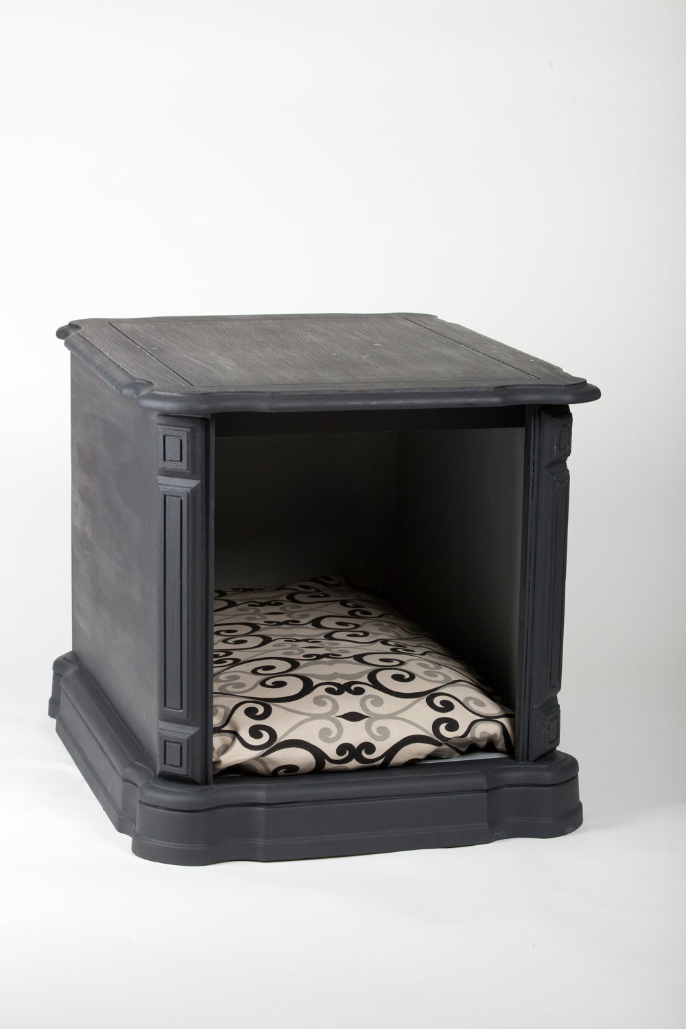 FREE SHIPPING Cozy Pet Bed / End Table / Nightstand