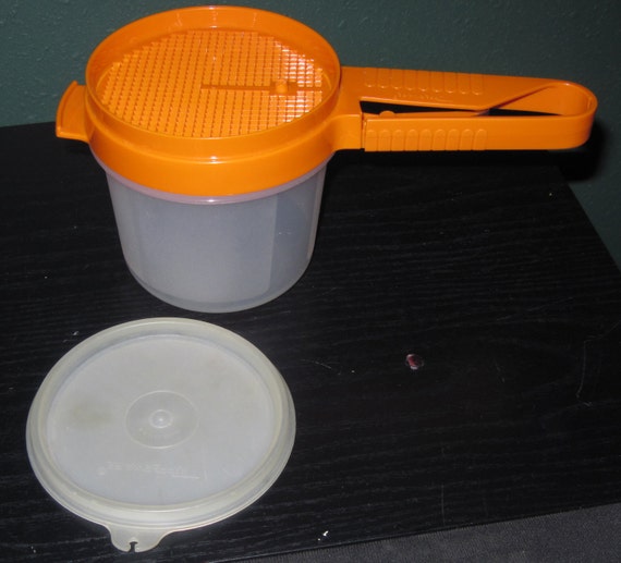 Tupperware Hand Sifter or Flour Sifter Orange w/ 2 Cup