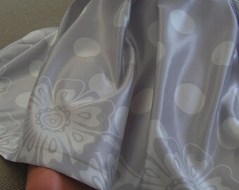 Sixties silver satin skirt and white flowers. 1812