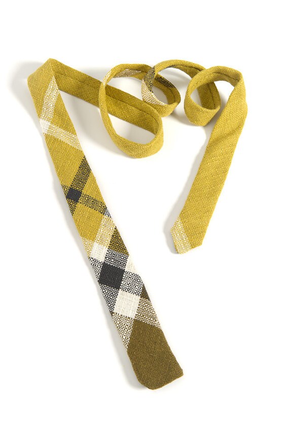 Items similar to On Sale Men's Tie, handmade in vintage fabric. Skinny