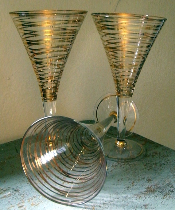 Vintage Wine Glass Clear Glass Gold Swirls Retro Wine