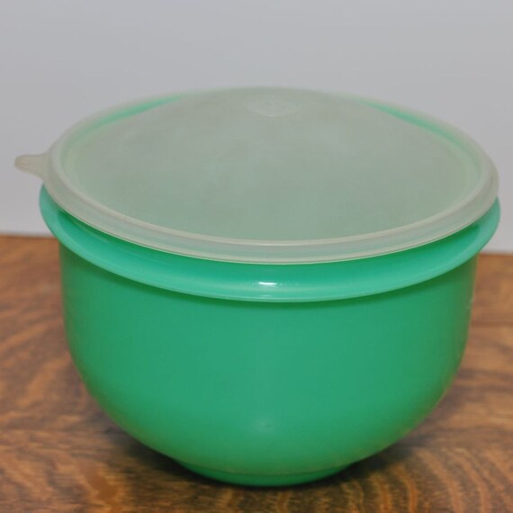 Tupperware Lettuce Keeper Bowl