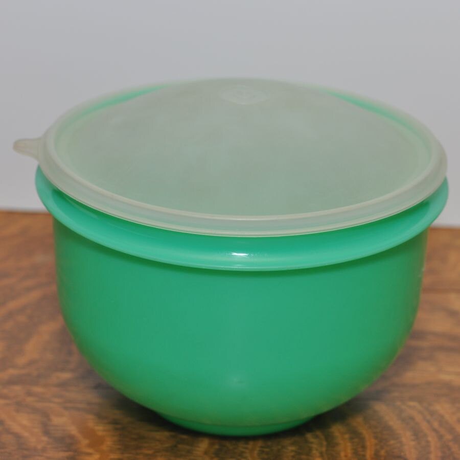 Tupperware Lettuce Keeper Bowl