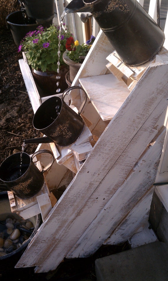 Items similar to wood pallet fountain on Etsy