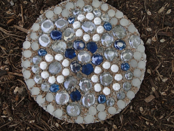 Items Similar To 12 Quot Turquoise And White Flowers Garden Stone Made From Glass Stones And